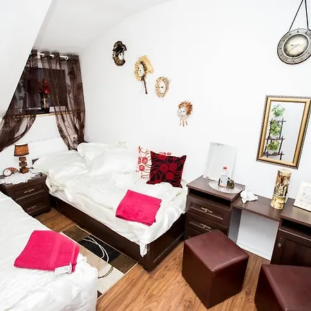 Uslugi Noclegowe Rustica Гостевой дом 3*